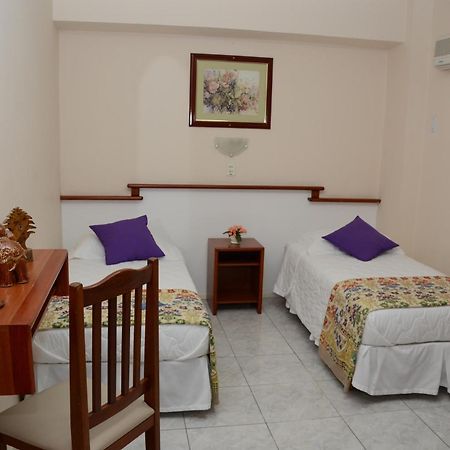 Fares Turis Hotel Uruguaiana Buitenkant foto