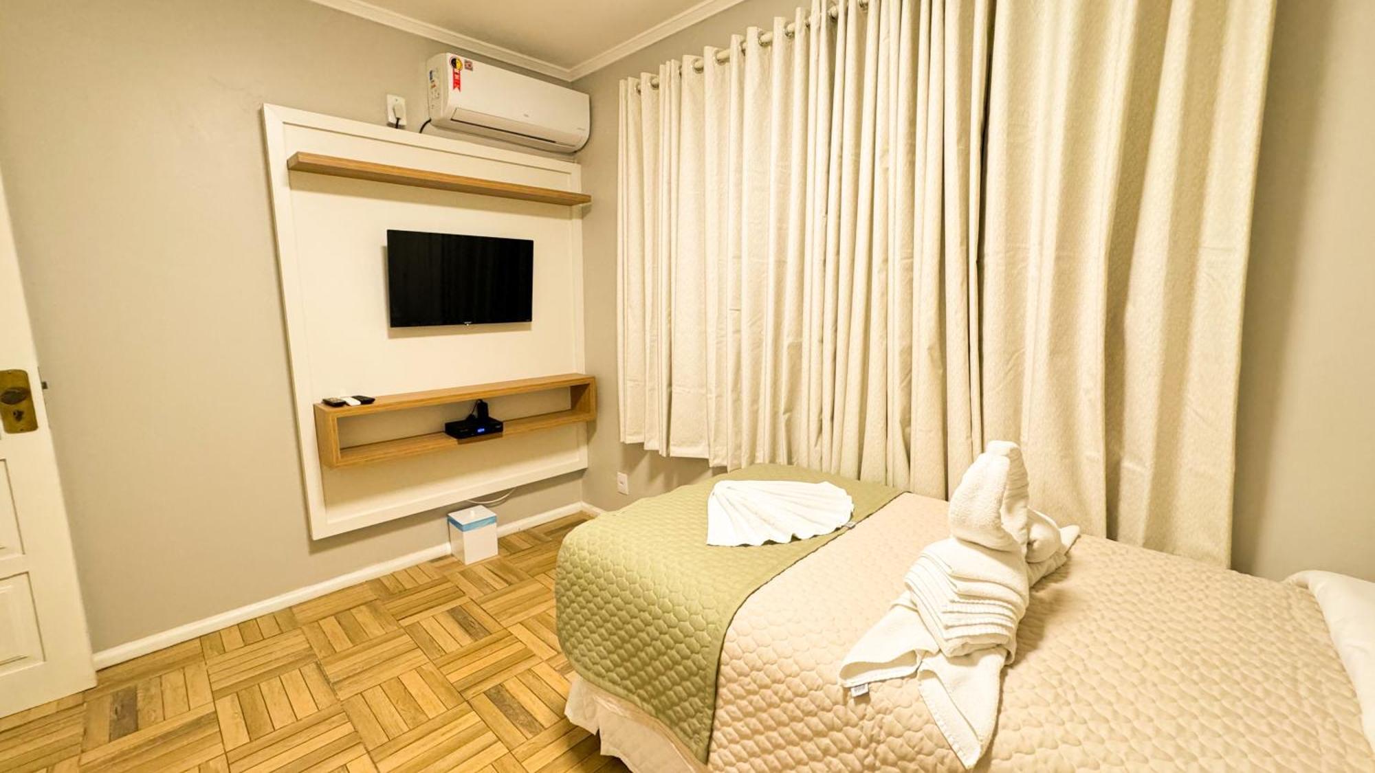 Fares Turis Hotel Uruguaiana Buitenkant foto