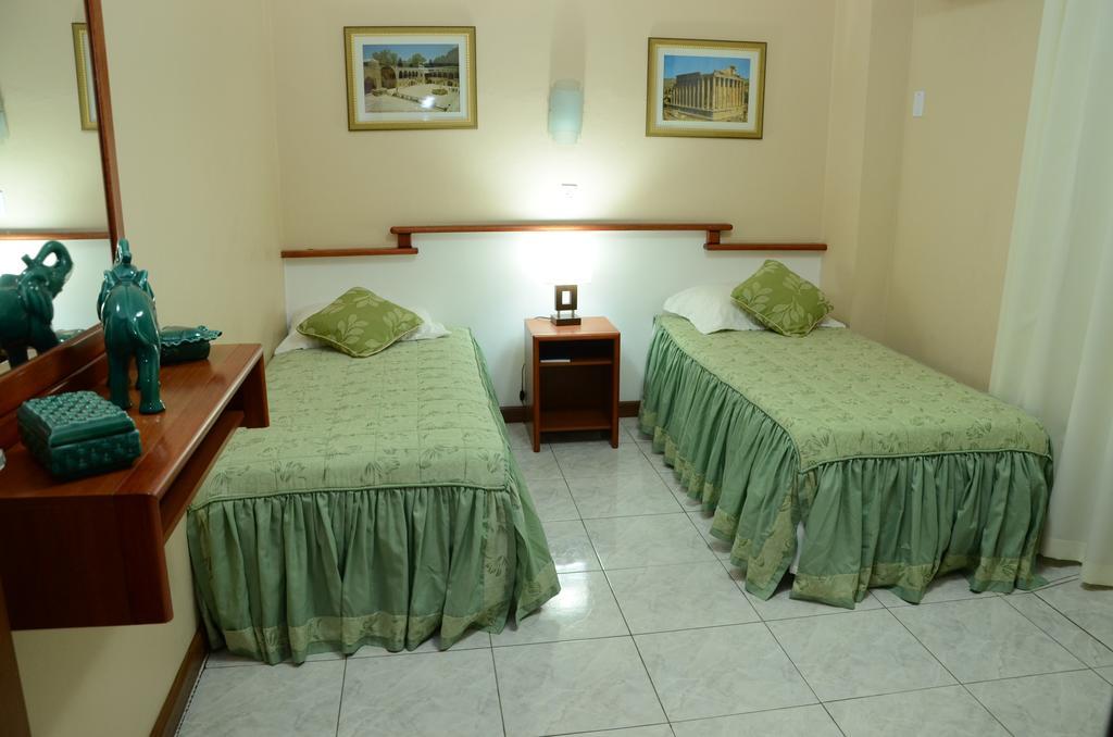Fares Turis Hotel Uruguaiana Buitenkant foto