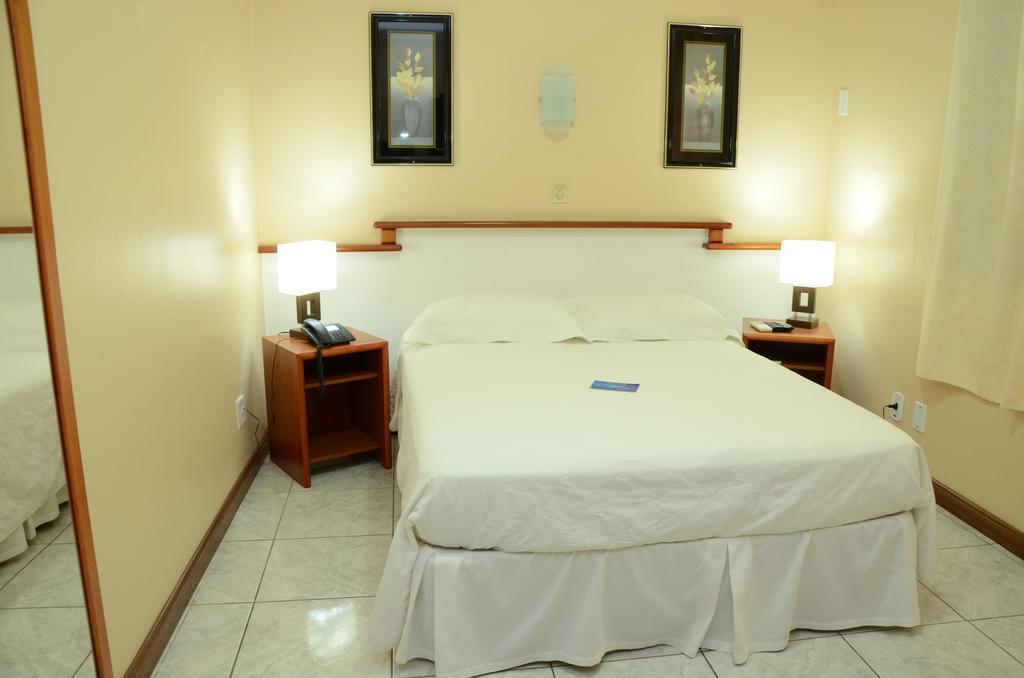 Fares Turis Hotel Uruguaiana Buitenkant foto
