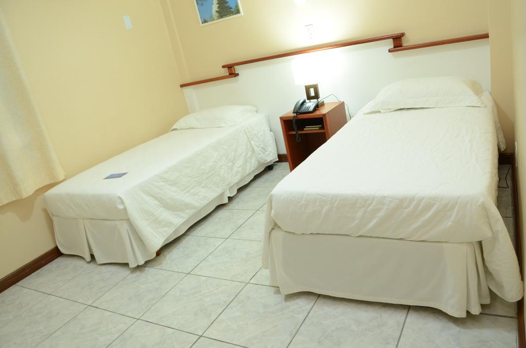 Fares Turis Hotel Uruguaiana Buitenkant foto