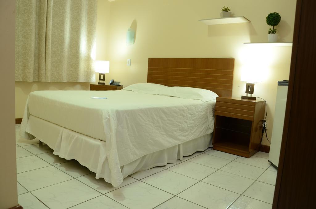 Fares Turis Hotel Uruguaiana Buitenkant foto